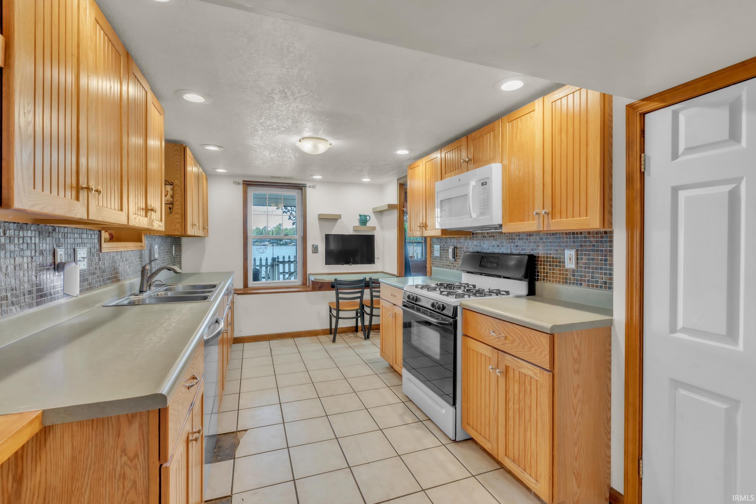 472 Spring Beach Road Rome City, IN 46784 - Photo 16 of 36