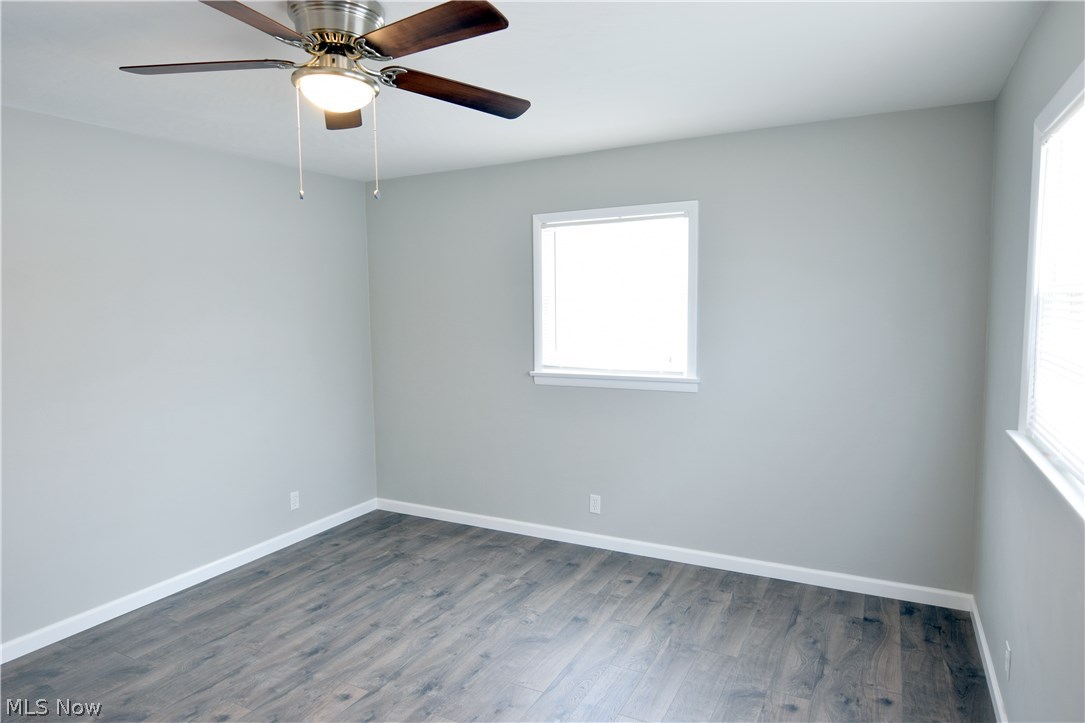 1101 Albright McKay Road Northeast Brookfield, OH 44403 - Photo 11 of 35