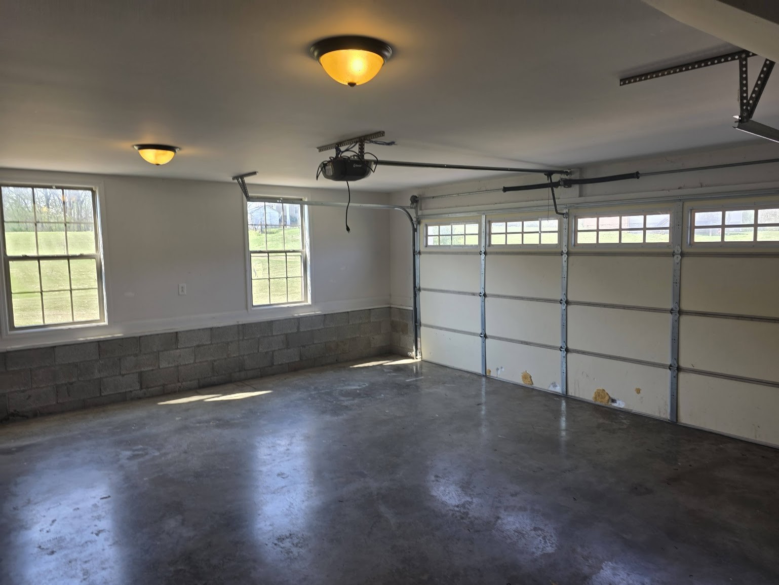 4927 Minnis Road Springfield, TN 37172 - Photo 13 of 15 a view of a room with window