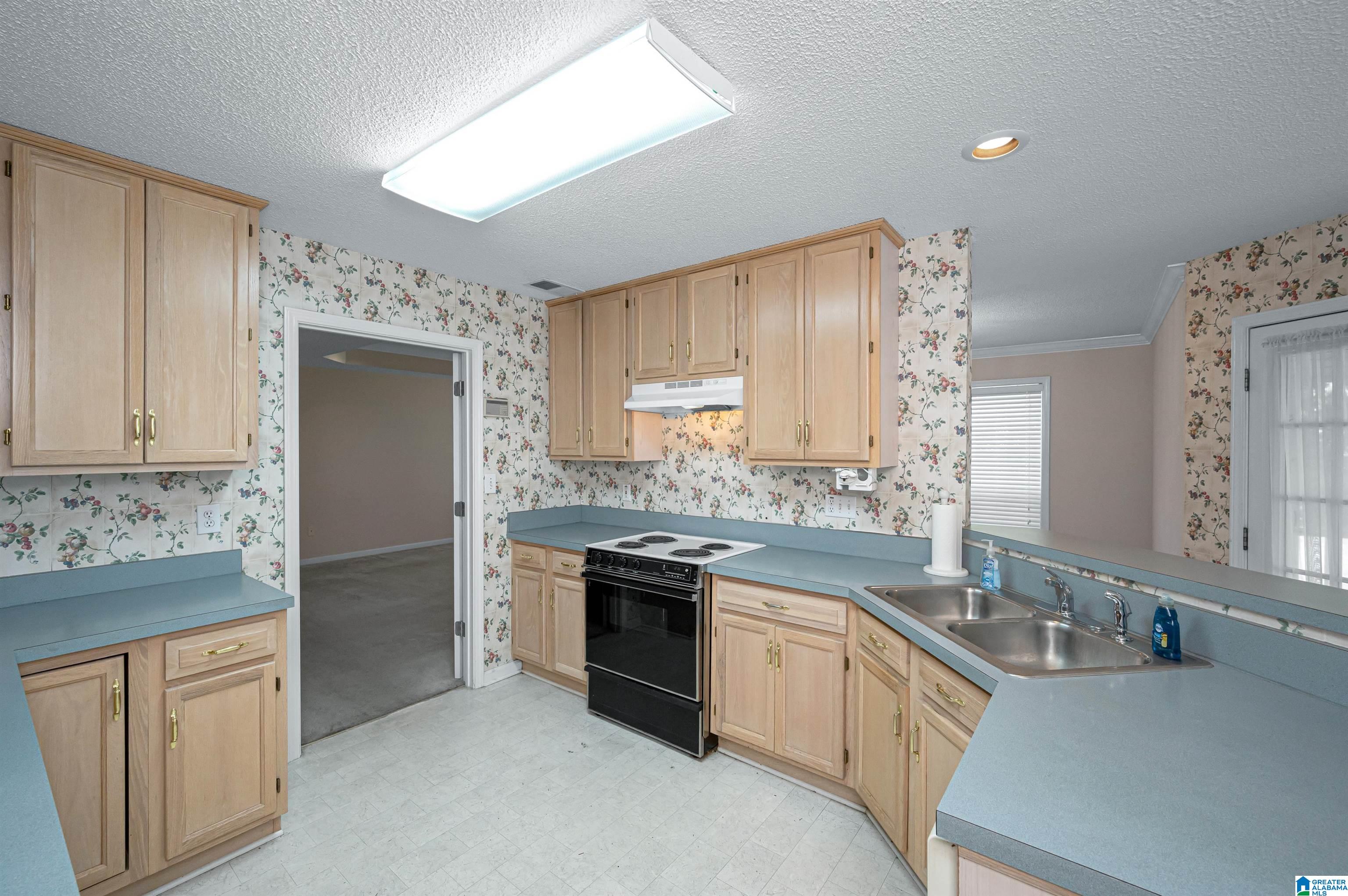 169 Greenfield Lane Alabaster, AL 35007 - Photo 13 of 36