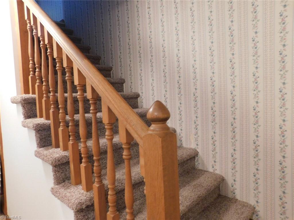 3830 Cunningham Road Thomasville, NC 27360 - Photo 17 of 32 Stair
