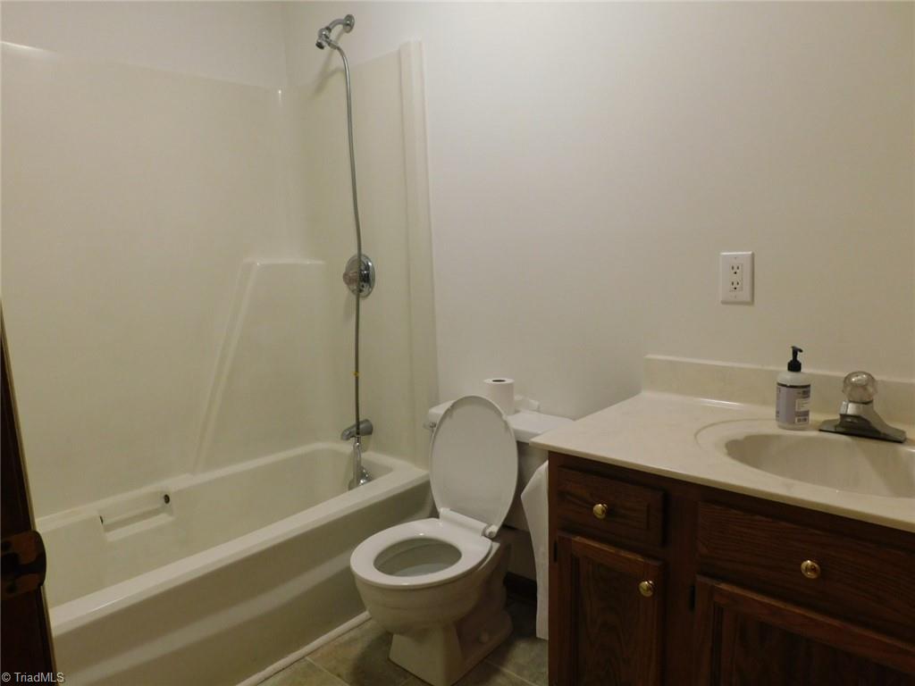 3830 Cunningham Road Thomasville, NC 27360 - Photo 18 of 32 Main Level Bath