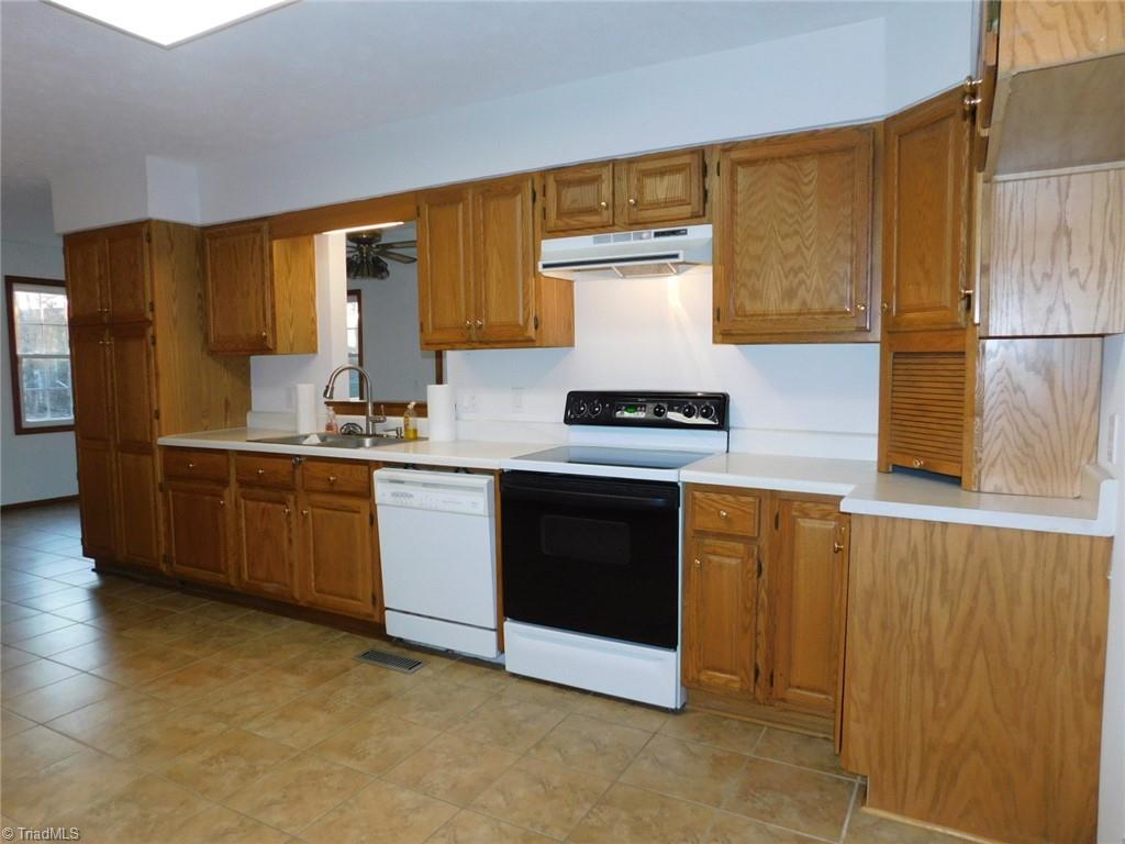 3830 Cunningham Road Thomasville, NC 27360 - Photo 21 of 32 Appliances