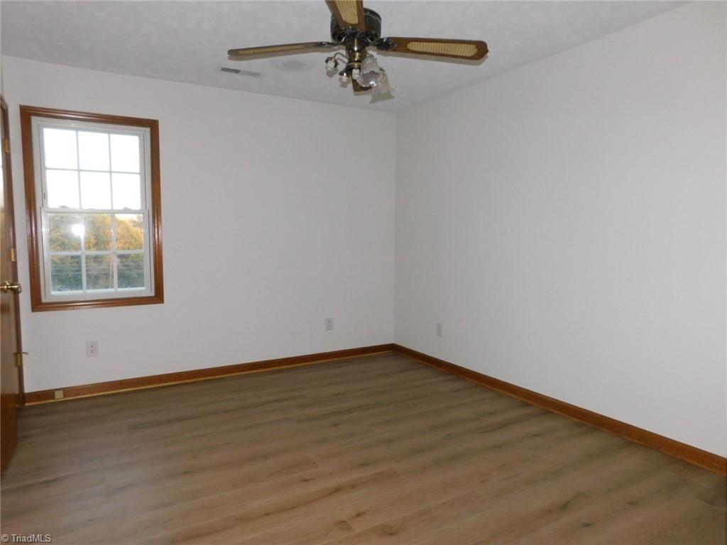 3830 Cunningham Road Thomasville, NC 27360 - Photo 27 of 32 2nd Bedroom