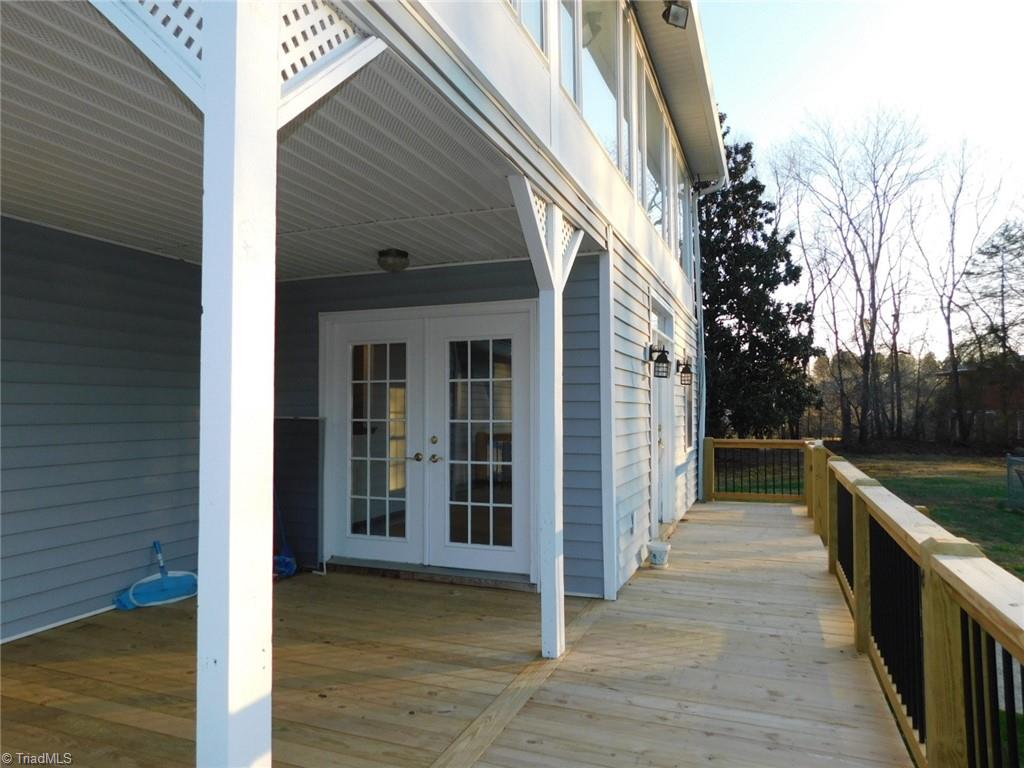 3830 Cunningham Road Thomasville, NC 27360 - Photo 5 of 32 Deck