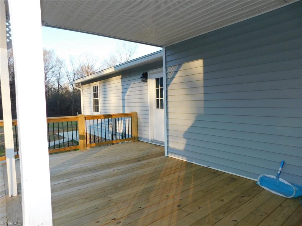 3830 Cunningham Road Thomasville, NC 27360 - Photo 7 of 32 Deck