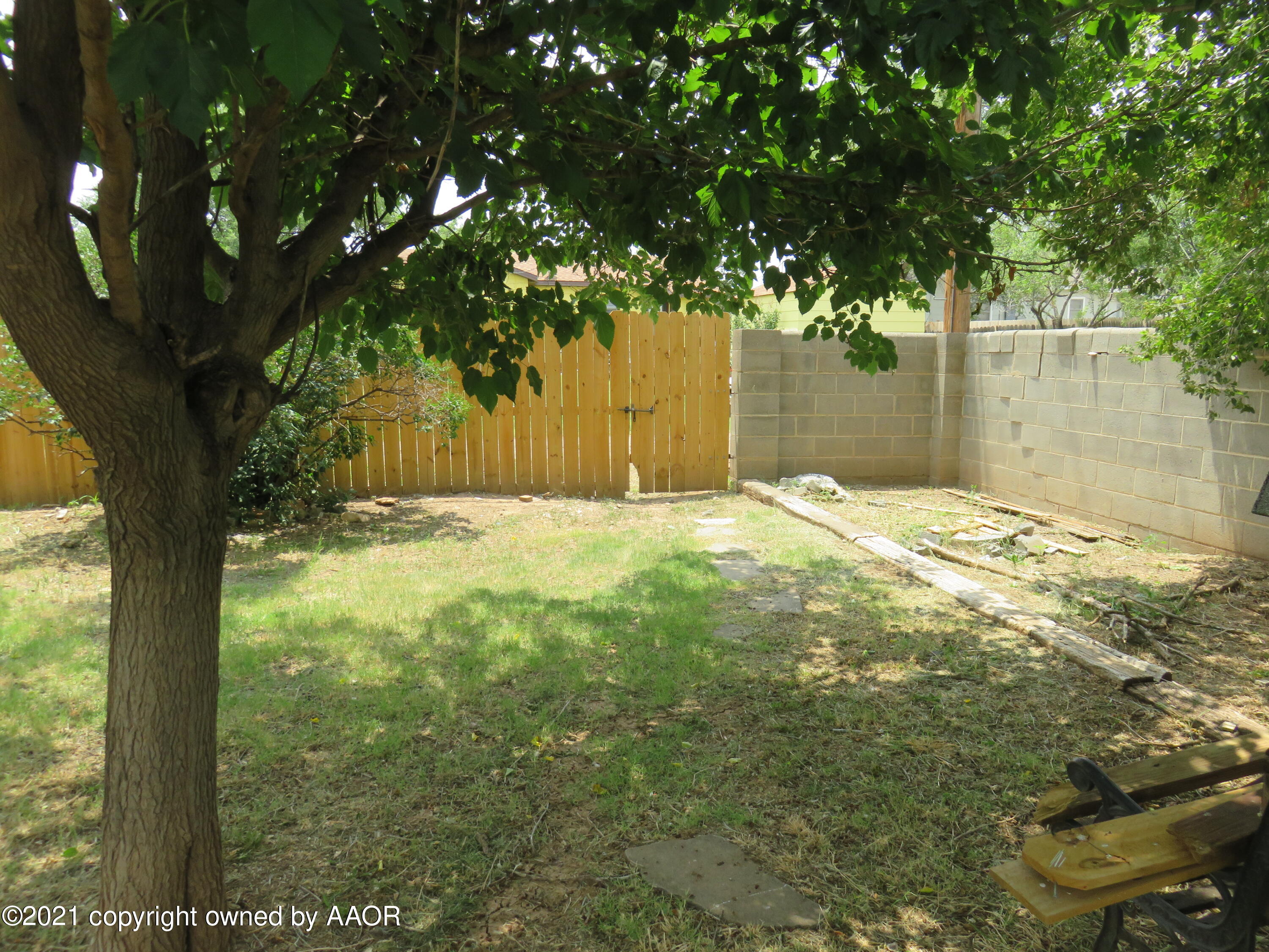 4804 Bowie Street Amarillo, TX 79110 - Photo 16 of 18 Backyard
