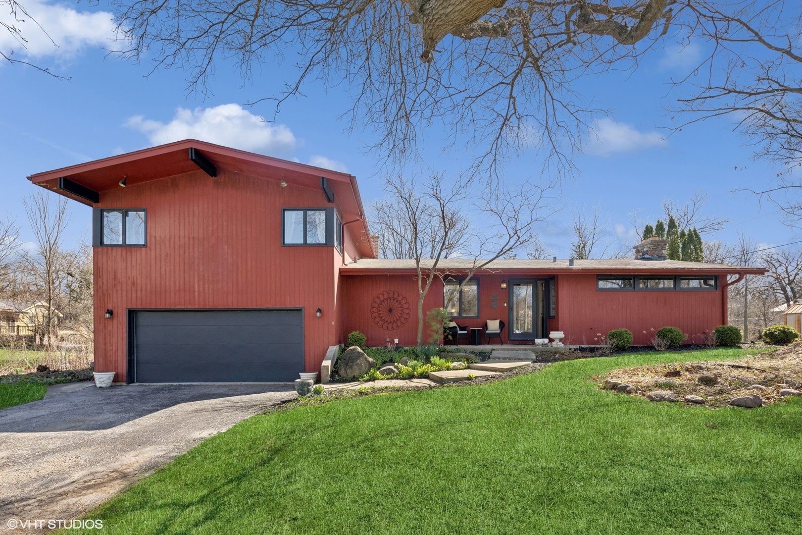 1733 Oak Lane Road Flossmoor, IL 60422 - Photo 1 of 23 Gallery Image 1