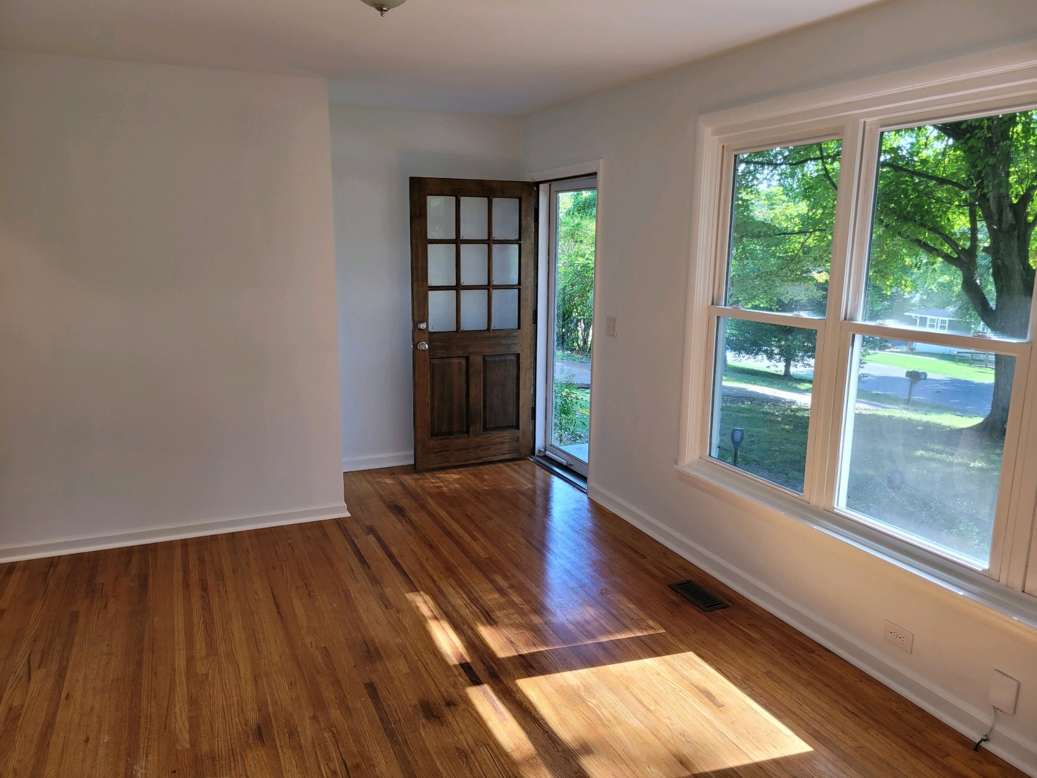 910 Mitchell Road Nashville, TN 37206 - Photo 3 of 25