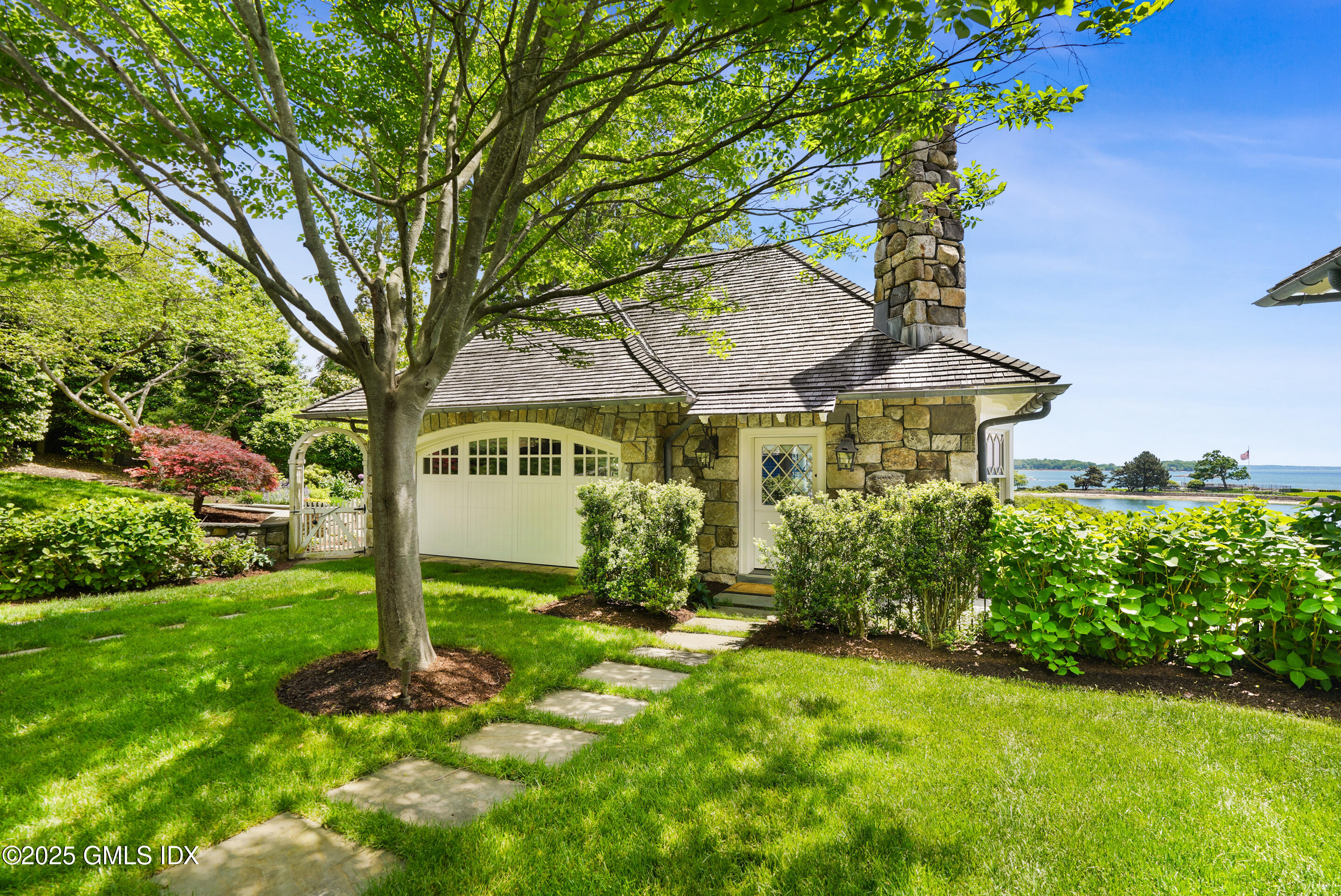 579 Indian Field Road Greenwich, CT 06830 - Photo 7 of 7 guest cottage