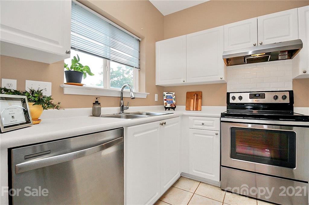 5730 Closeburn Road, Unit C Charlotte, NC 28210 - Photo 8 of 37 Gallery Image 8