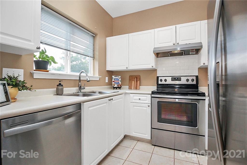 5730 Closeburn Road, Unit C Charlotte, NC 28210 - Photo 9 of 37 Gallery Image 9