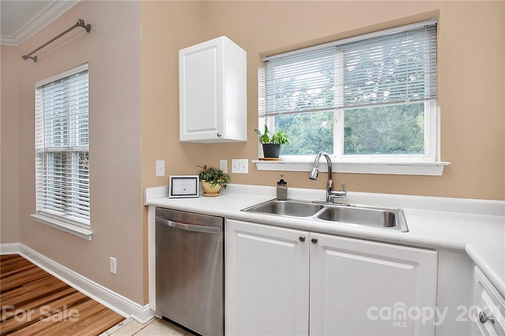 5730 Closeburn Road, Unit C Charlotte, NC 28210 - Photo 10 of 37 Gallery Image 10
