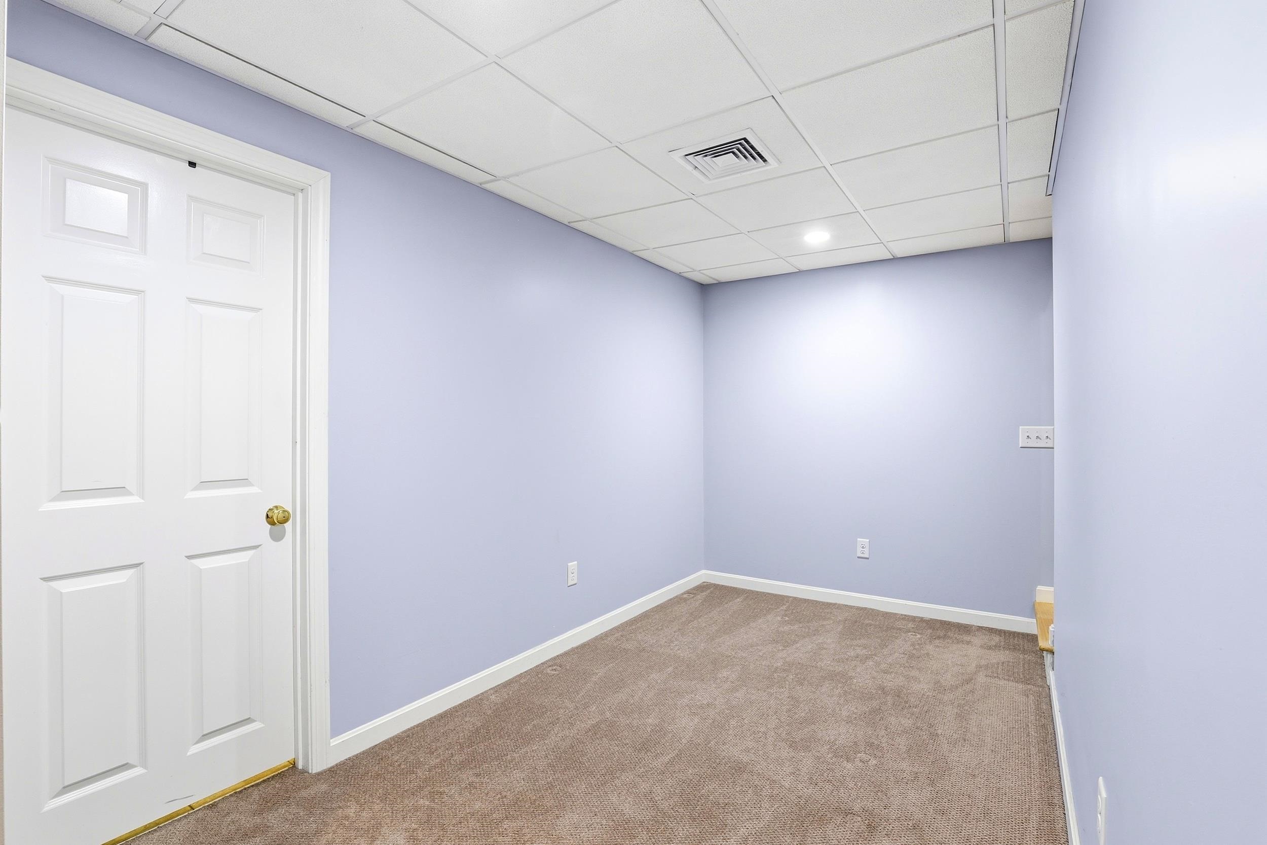 57 Lindsay Road Hooksett, NH 03106 - Photo 38 of 51