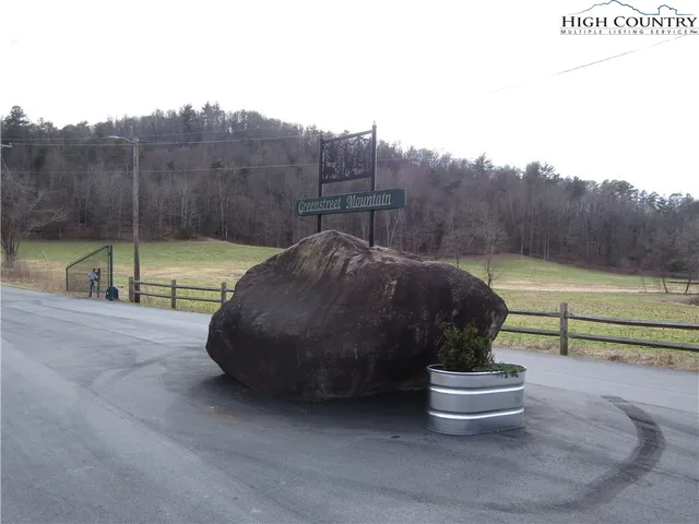 a view of outdoor space and garden