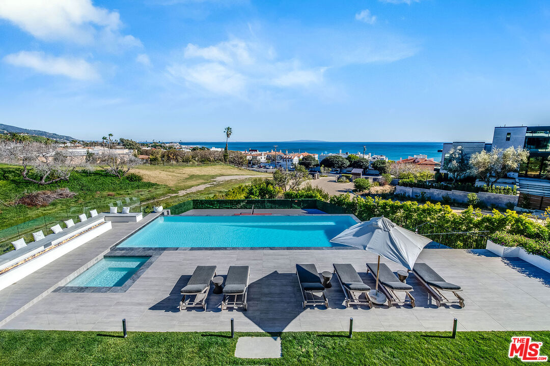 23919 Malibu Road Malibu, CA 90265 - Photo 7 of 33 a view of a city