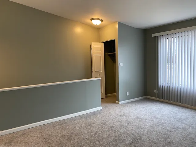 $289,000 | 901 Van Buren Court, Vernon Hills, IL 60061