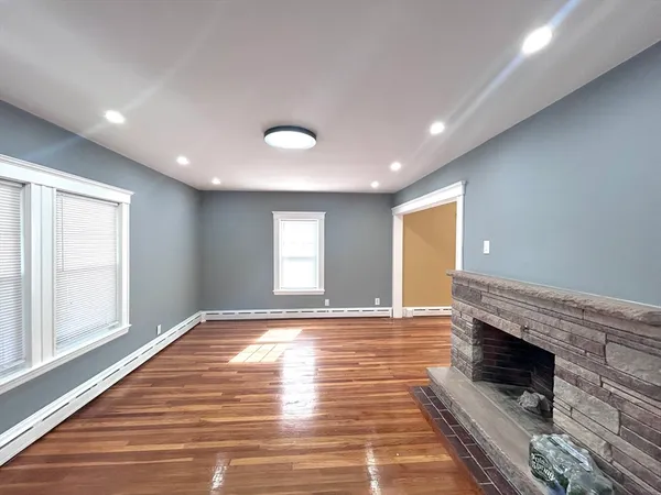 $3,400 | 11 Earle Street, Quincy, MA 02170