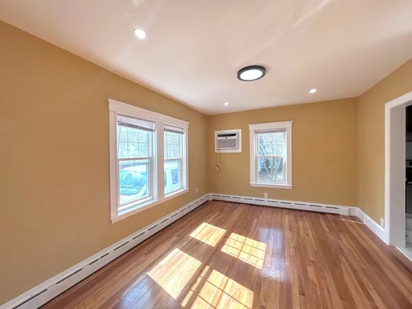 $3,400 | 11 Earle Street, Quincy, MA 02170
