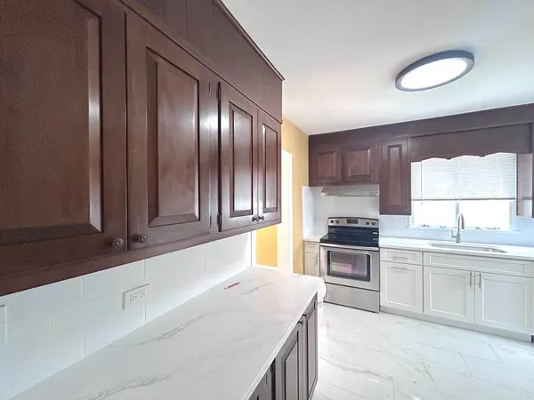 $3,400 | 11 Earle Street, Quincy, MA 02170