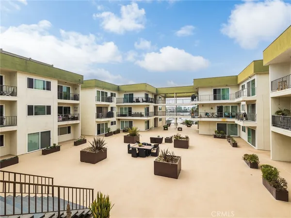 $619,000 | 1600 Ardmore Avenue, Unit 320, Hermosa Beach, CA 90254