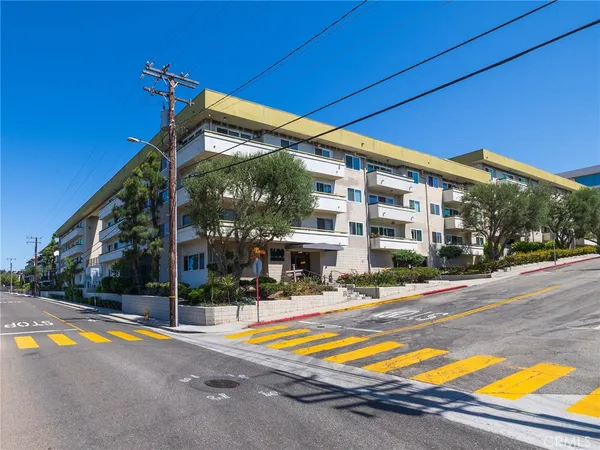 $619,000 | 1600 Ardmore Avenue, Unit 320, Hermosa Beach, CA 90254