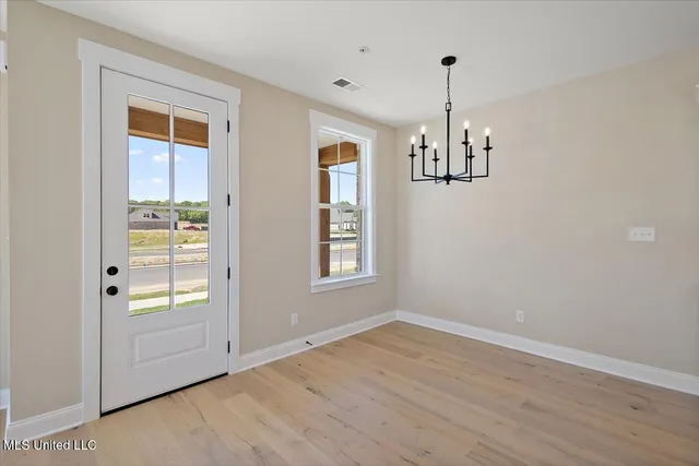 $299,900 | 717 Bolivar Drive, Nesbit, MS 38651