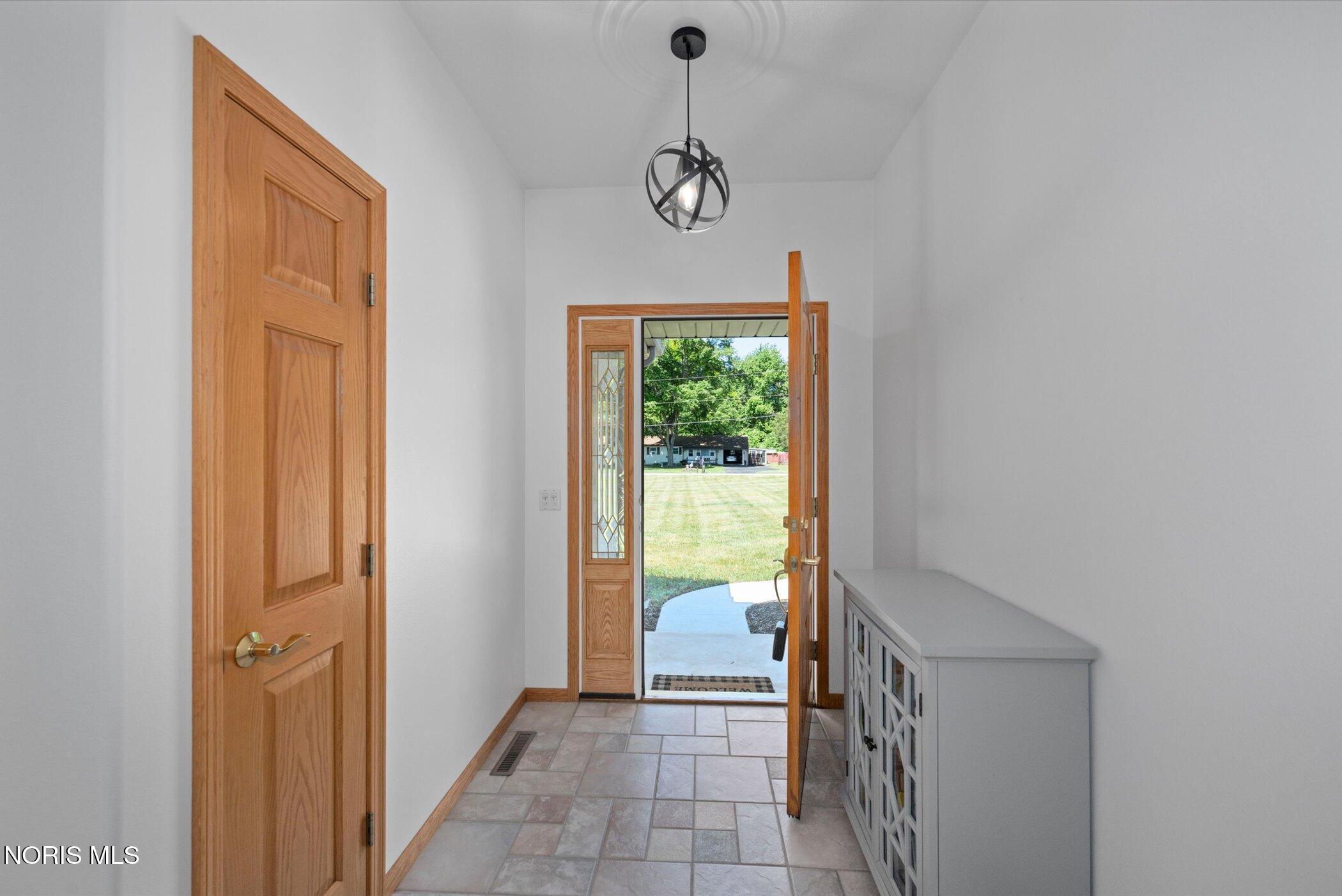6851 Berridge Road Whitehouse, OH 43571 - Photo 4 of 39 Gallery Image 4