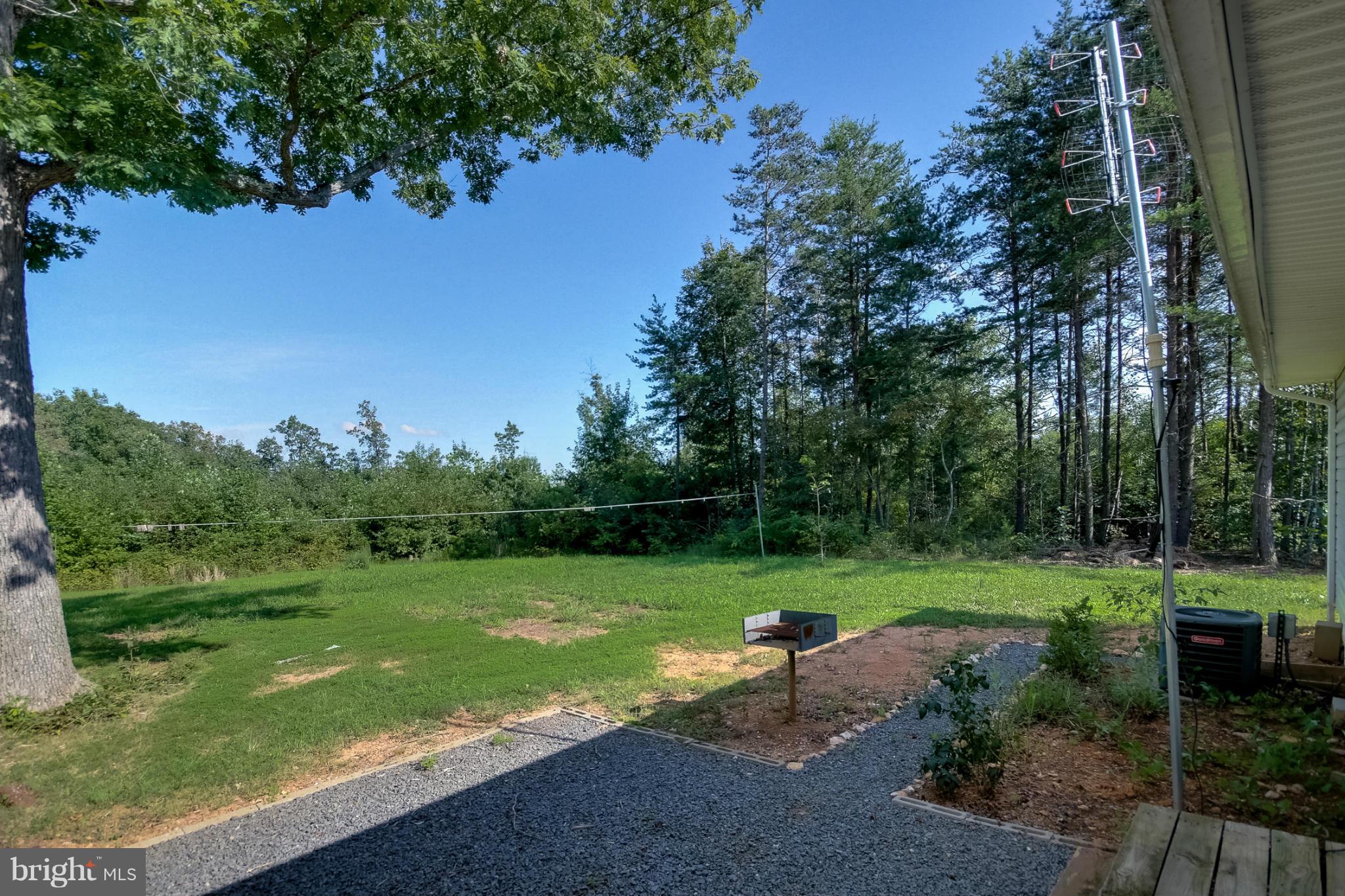 11407 Boston Road Unionville, VA 22567 - Photo 23 of 29 Exterior (Rear)