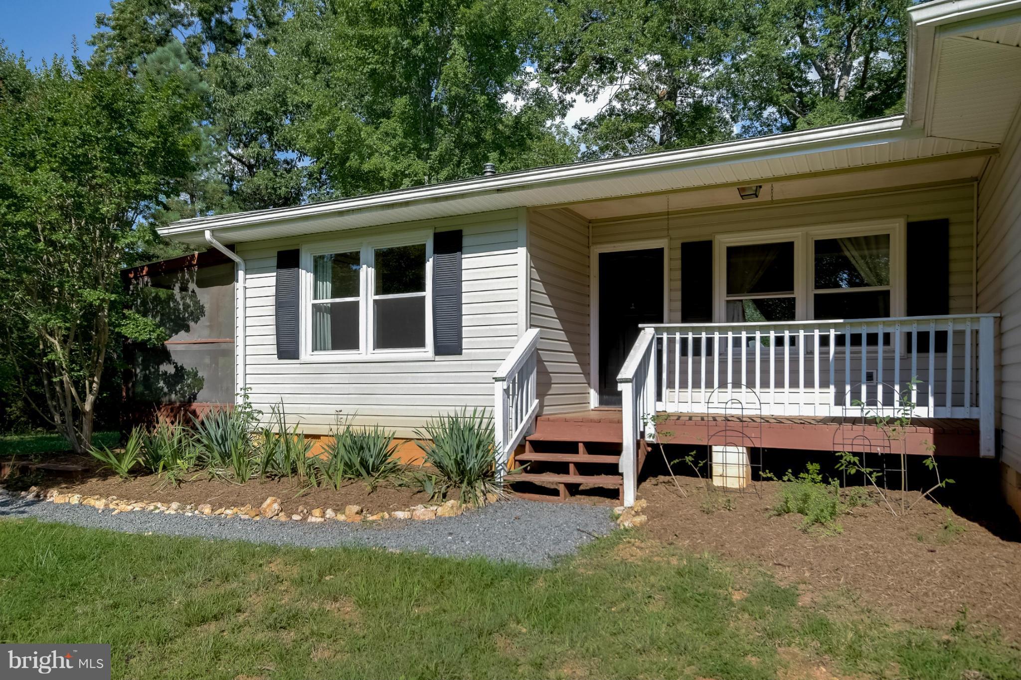 11407 Boston Road Unionville, VA 22567 - Photo 3 of 29 Exterior (Front)