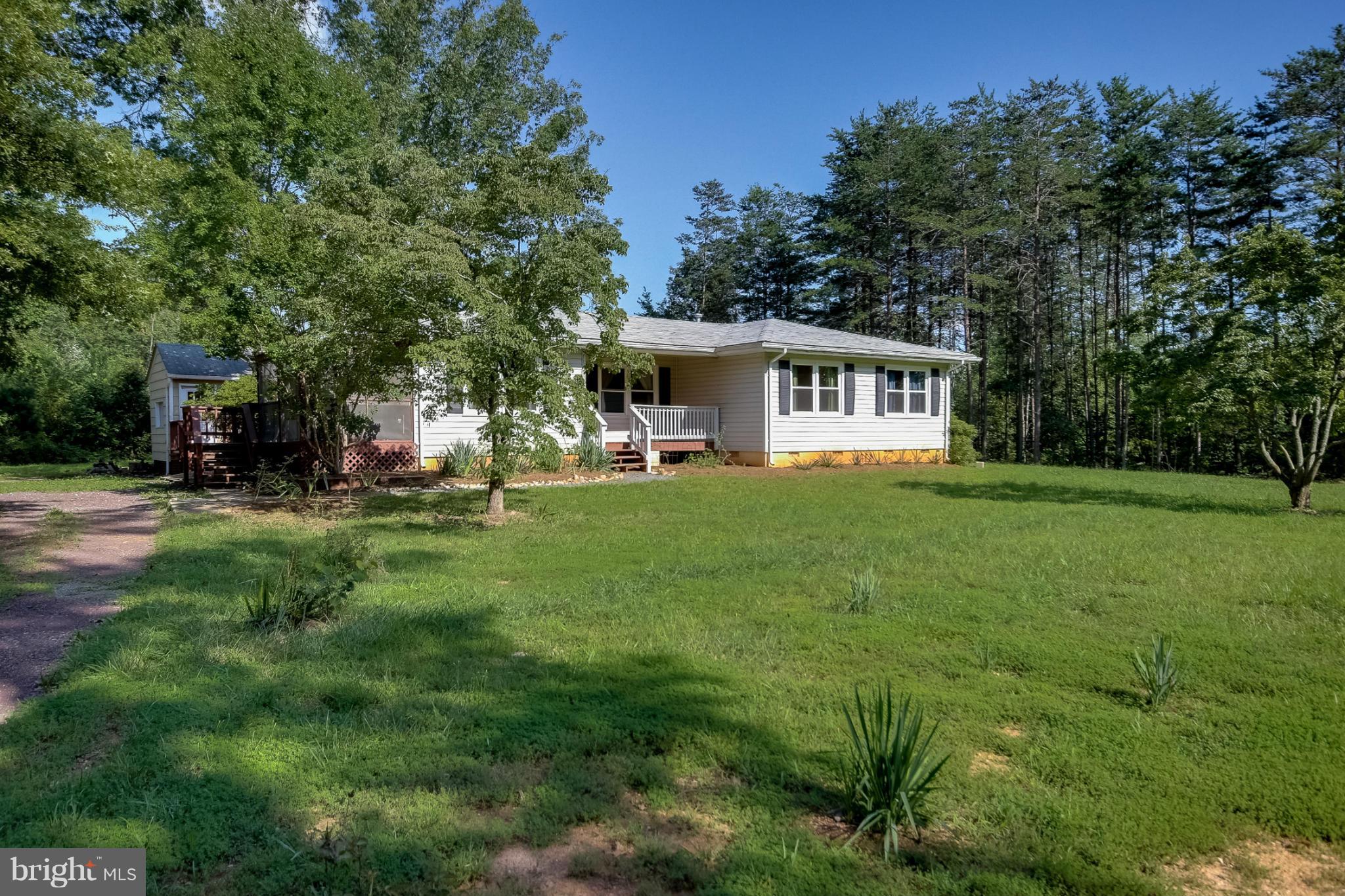 11407 Boston Road Unionville, VA 22567 - Photo 4 of 29 Exterior (Front)
