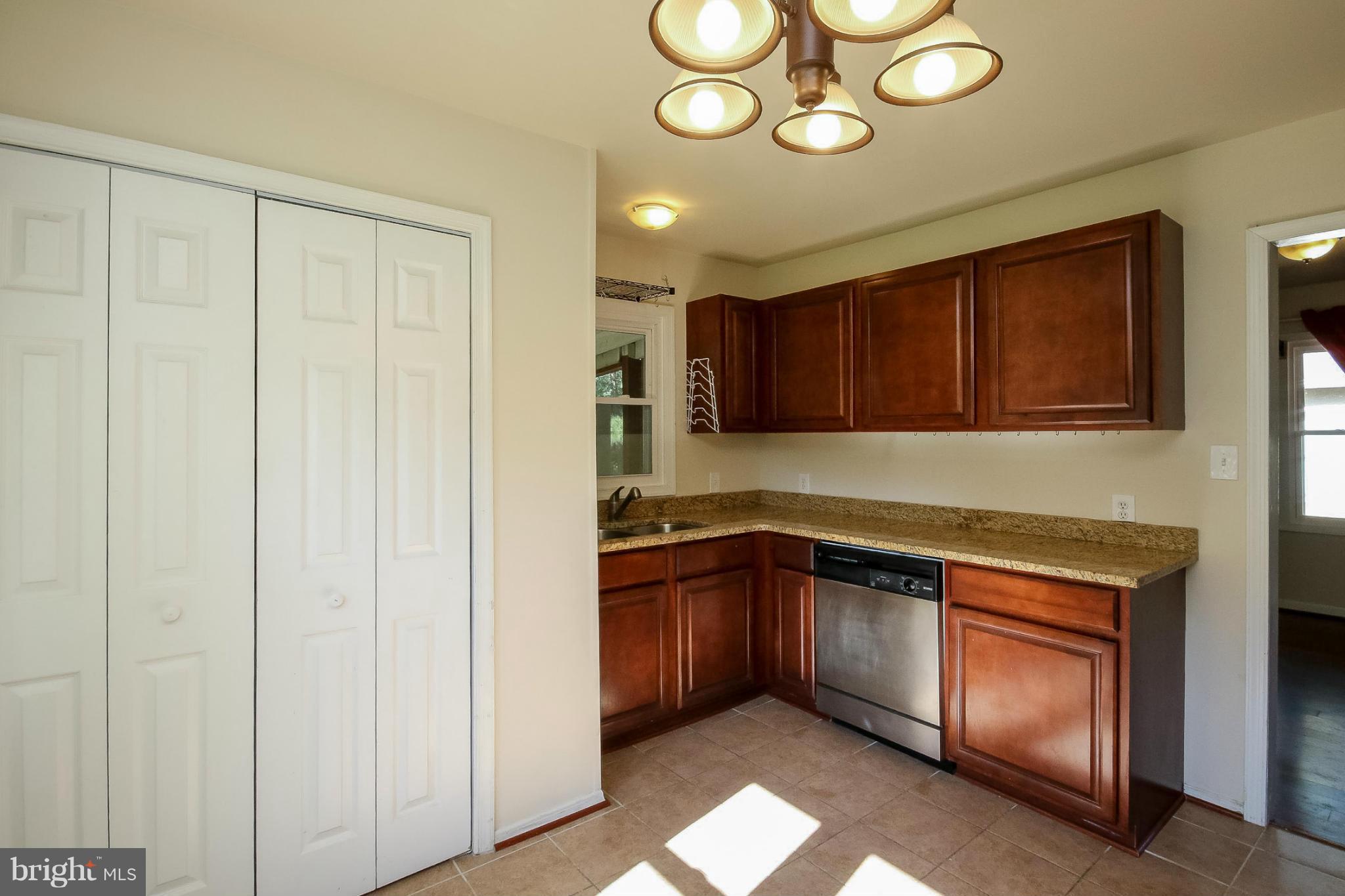 11407 Boston Road Unionville, VA 22567 - Photo 8 of 29 Kitchen