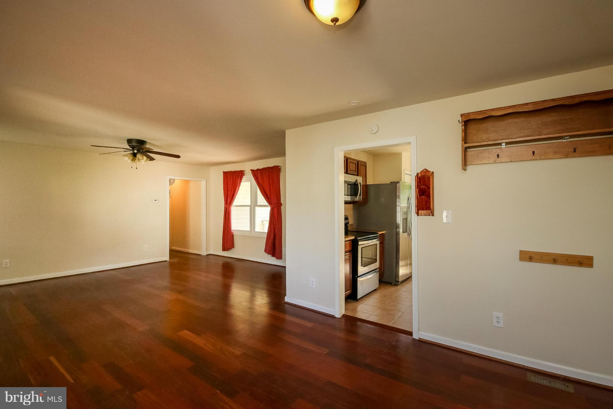11407 Boston Road Unionville, VA 22567 - Photo 10 of 29 Living Room