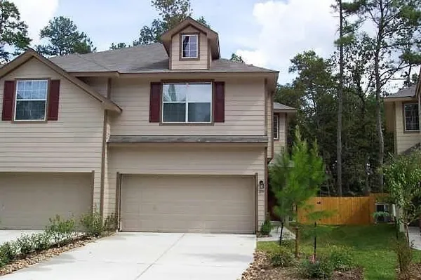 $1,950 | 135 Gallery Cove Court, The Woodlands, TX 77382