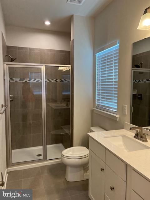 627 Quarry Point Road Malvern, PA 19355 - Photo 7 of 20 Primary Bath with Shower and dual sinks