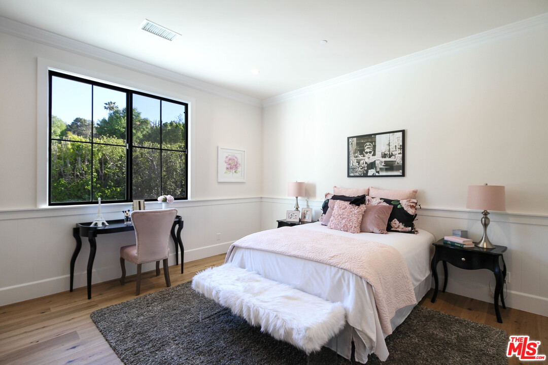 17310 Rancho Street Encino, CA 91316 - Photo 35 of 49 Gallery Image 35