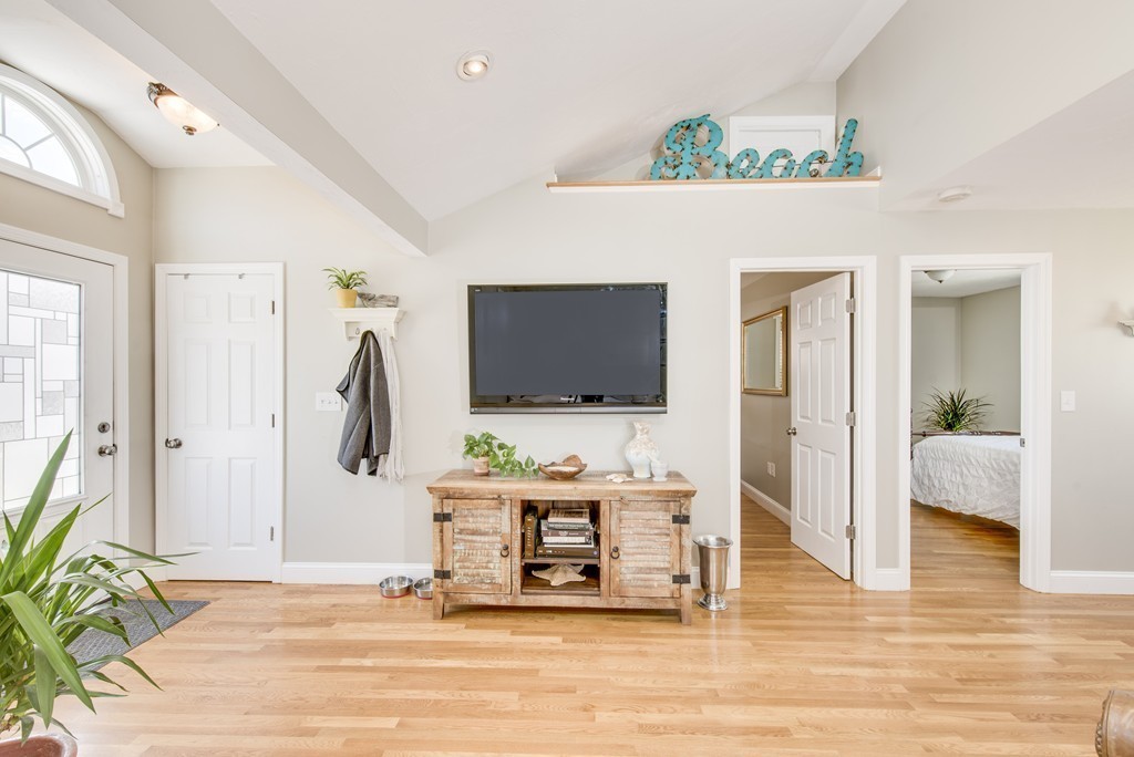165 Albatross Road Quincy, MA 02169 - Photo 4 of 16 Gallery Image 4