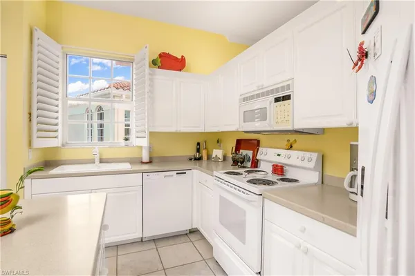 $9,500 | 1000 L Lambiance Circle, Unit 201, Naples, FL 34108