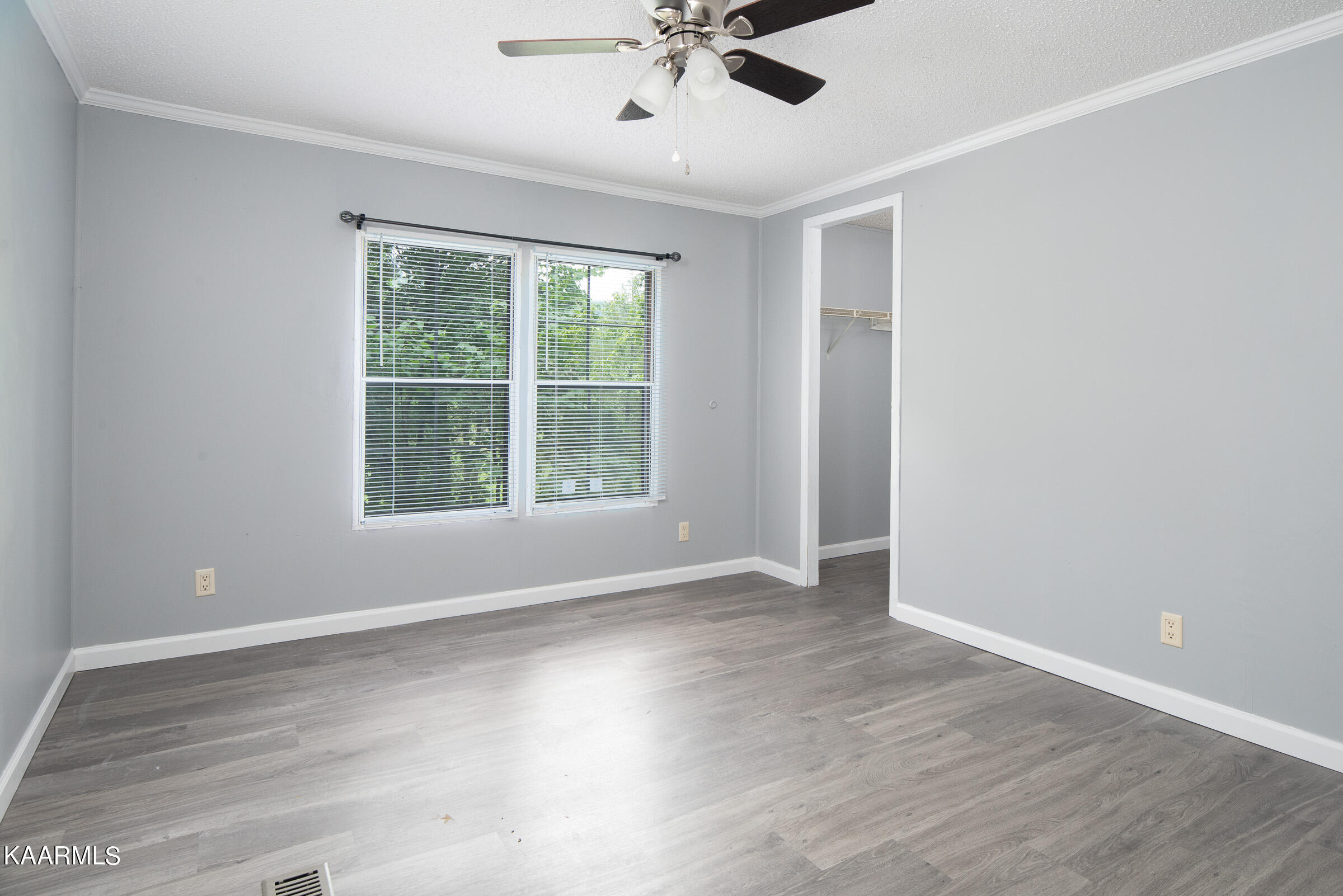 2876 Dutch Valley Road Clinton, TN 37716 - Photo 13 of 19 dutchbed2