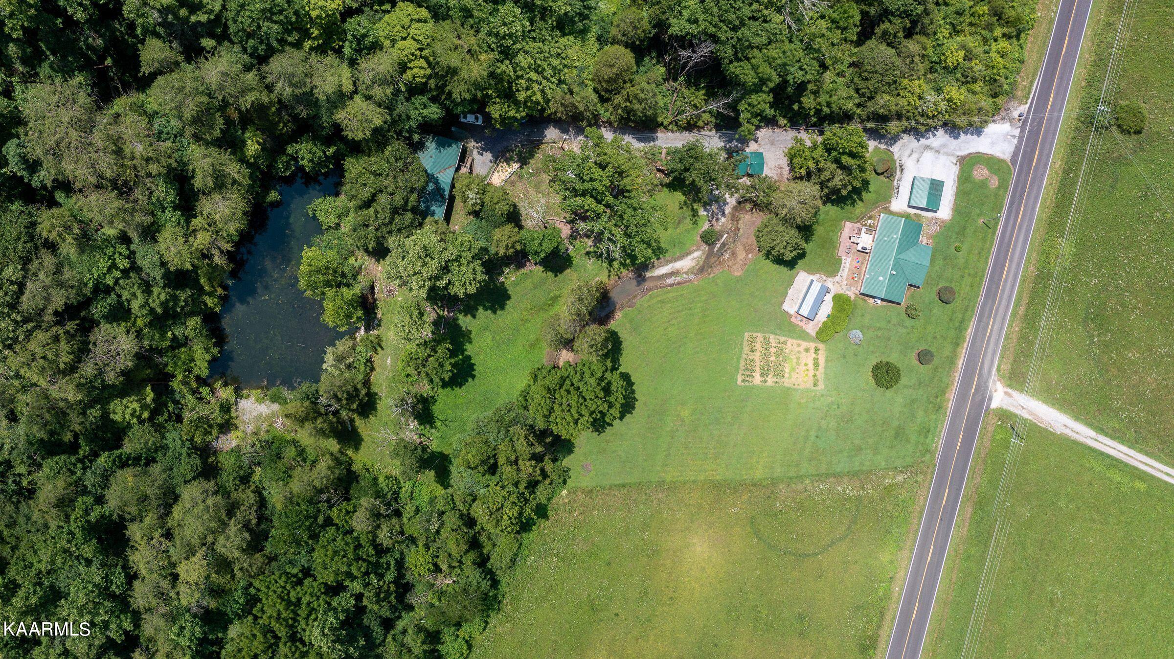 2876 Dutch Valley Road Clinton, TN 37716 - Photo 4 of 19 dutchariel