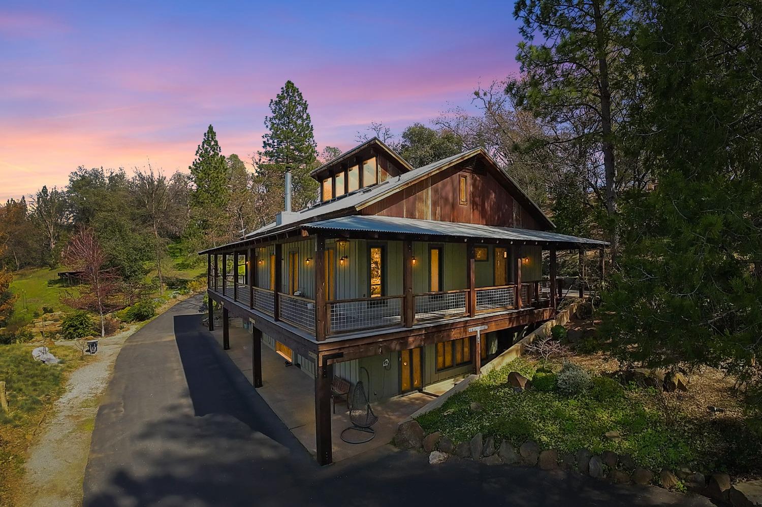 Explore luxury and privacy in the heart of Murphys, CA! Nestled on private and gated Burrows Lane, this 3-acre parcel features a custom-built craftsman stunner as its main house, offering 3000 square feet of refined finishes. Just moments away from the vibrant culture of Main St, Murphys.