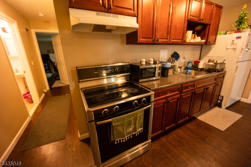 302 Front Street Belvidere, NJ 07823 - Photo 7 of 21