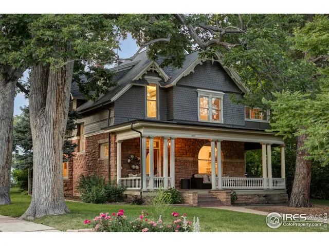 front view of house with a yard