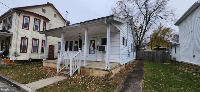 $104,500 | 321 Chestnut Street, Mount Holly Springs, PA 17065