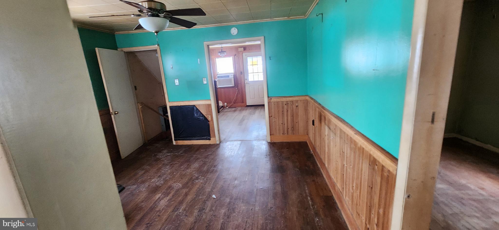 321 Chestnut Street Mount Holly Springs, PA 17065 - Photo 4 of 29