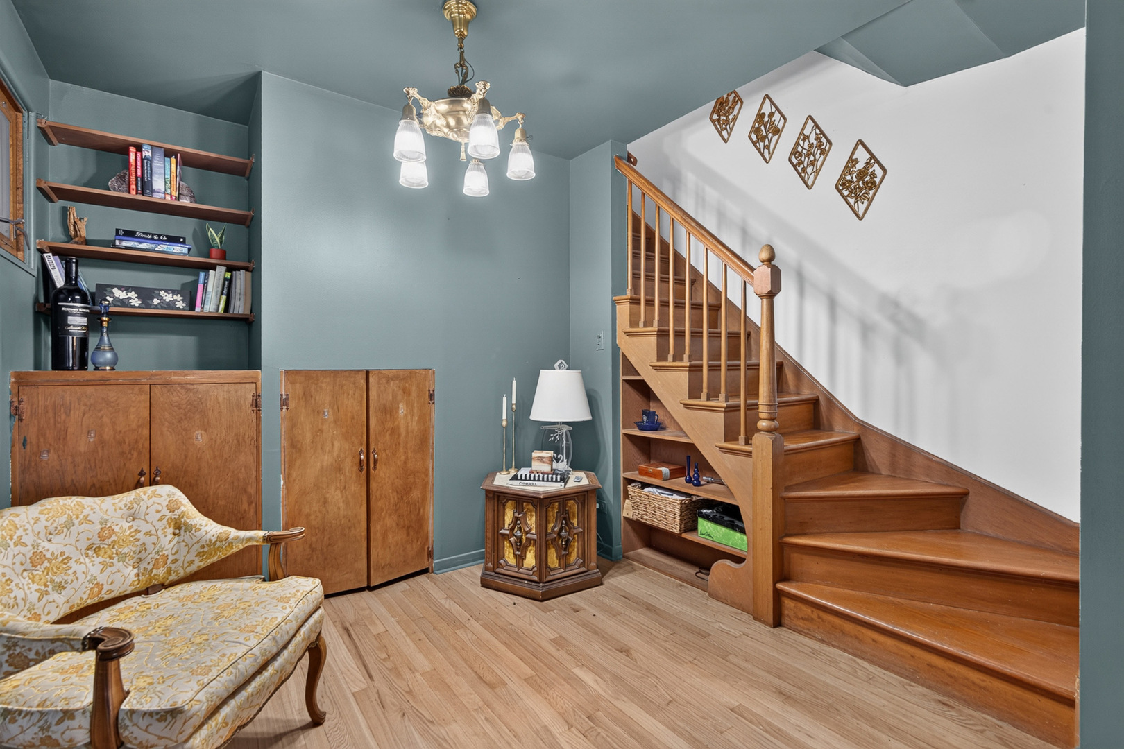 7106 Beckwith Road Morton Grove, IL 60053 - Photo 10 of 28 Gallery Image 10