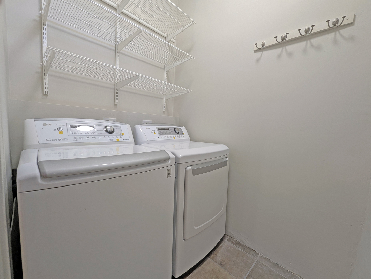 836 East 52nd Street Chicago, IL 60615 - Photo 19 of 43 a utility room with dryer and washer