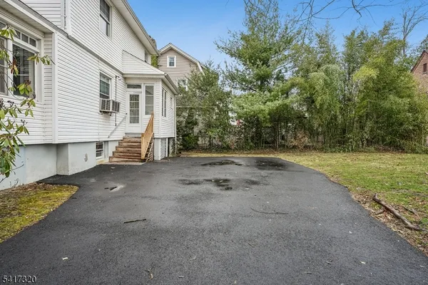 $589,000 | 1 Baltusrol Place, Summit, NJ 07901