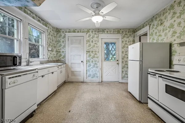 $589,000 | 1 Baltusrol Place, Summit, NJ 07901