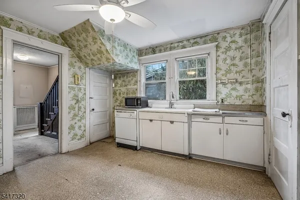 $589,000 | 1 Baltusrol Place, Summit, NJ 07901